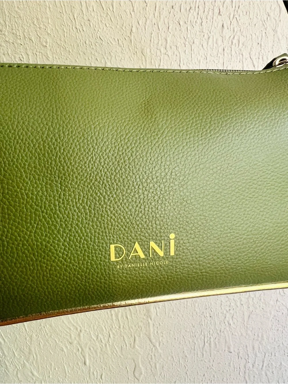 Dani By Danielle Nicole X Disney Baguette Shoulder Bag NWT - Picture 3 of 7